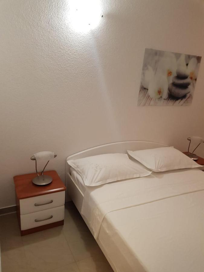 Apartment Miskovic Макарска Экстерьер фото