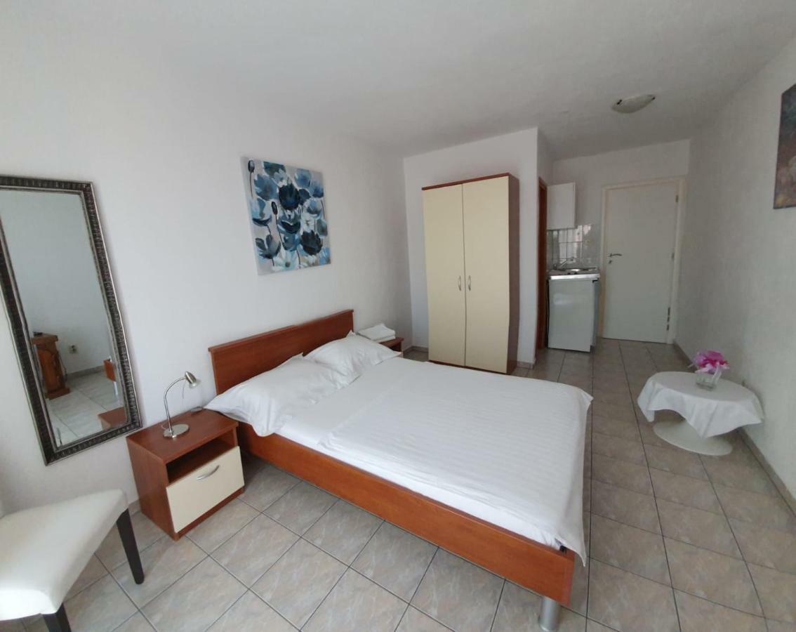 Apartment Miskovic Макарска Экстерьер фото